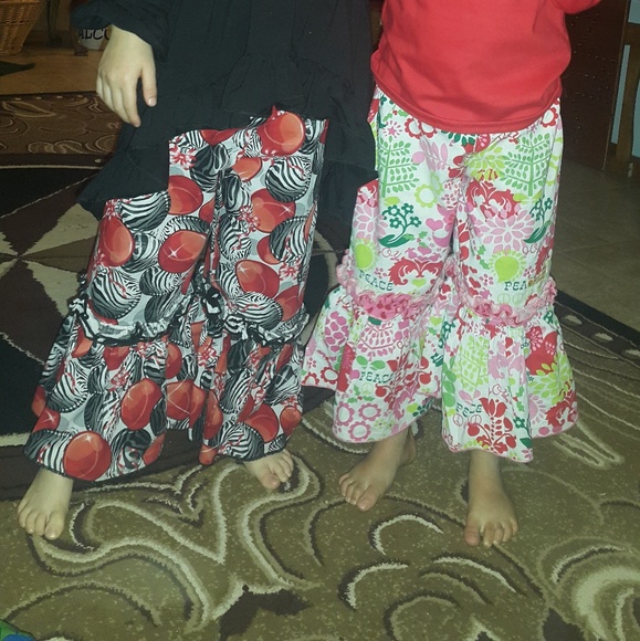 adorable peace ruffle pants AND top - Picture 3 of 3